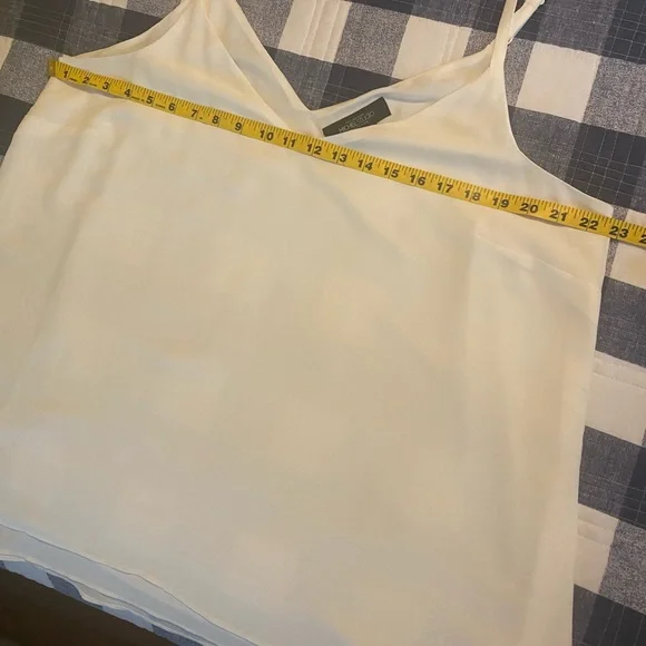 NWOT white, v-neck, flowy tank with adjustable straps, size 16W - Picture 4 of 4